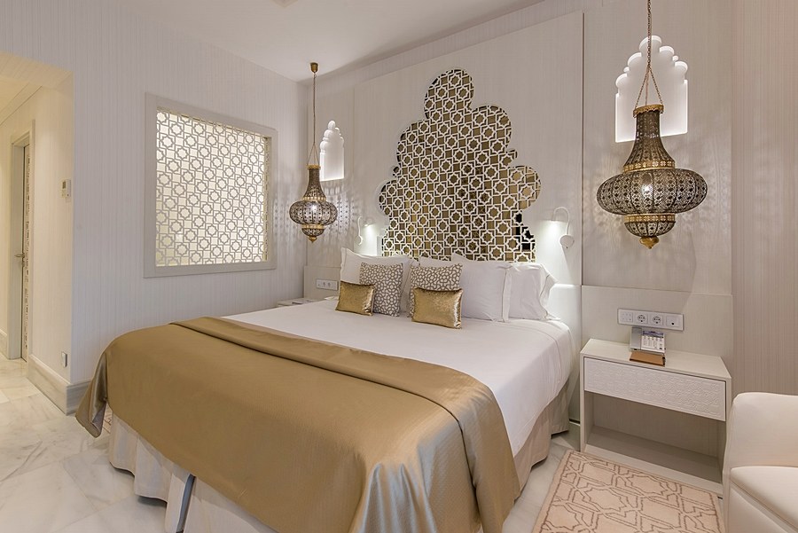 SANTOS SARAY photo 1