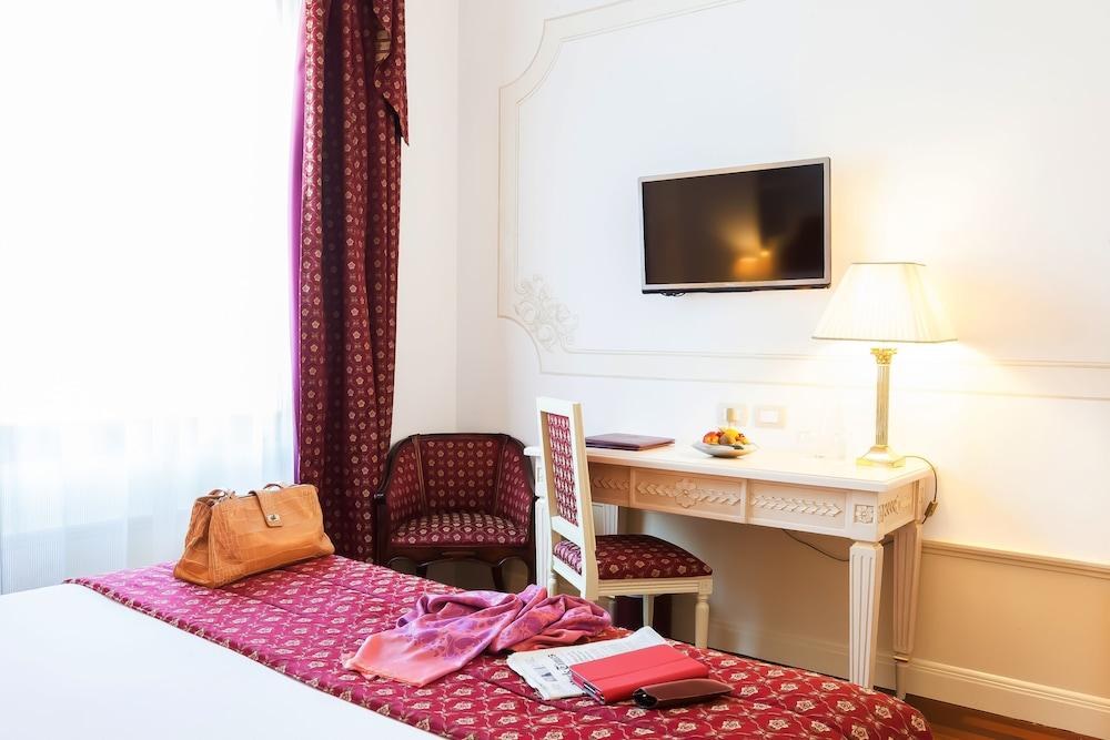Radisson Blu GHR Rome