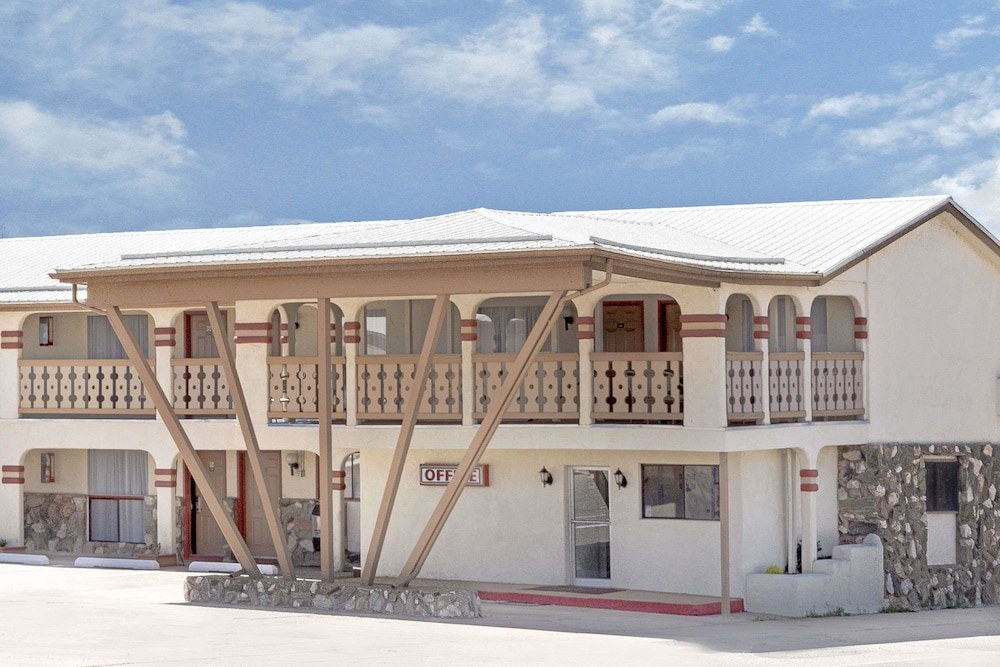KNIGHTS INN LAS VEGAS NM