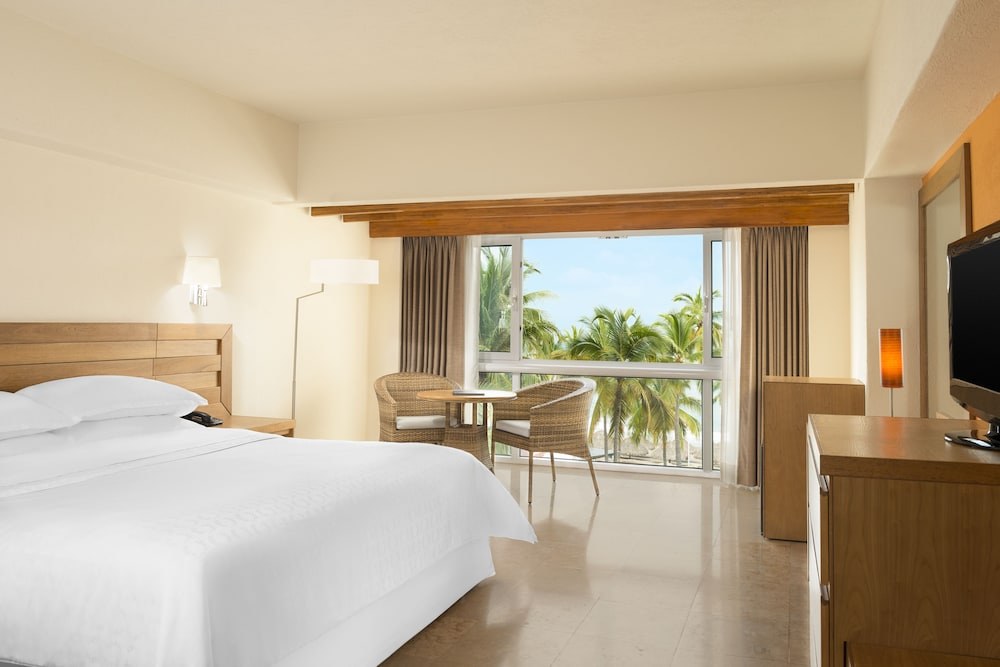 SHERATON BUGANVILIAS photo 2