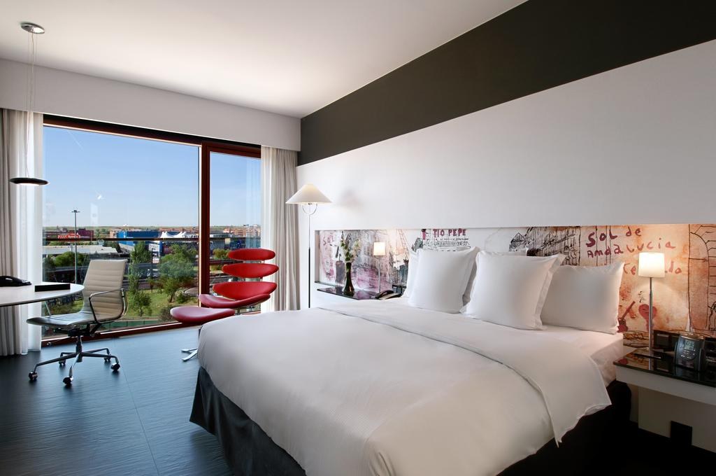 Hilton Madrid Airport photo 1