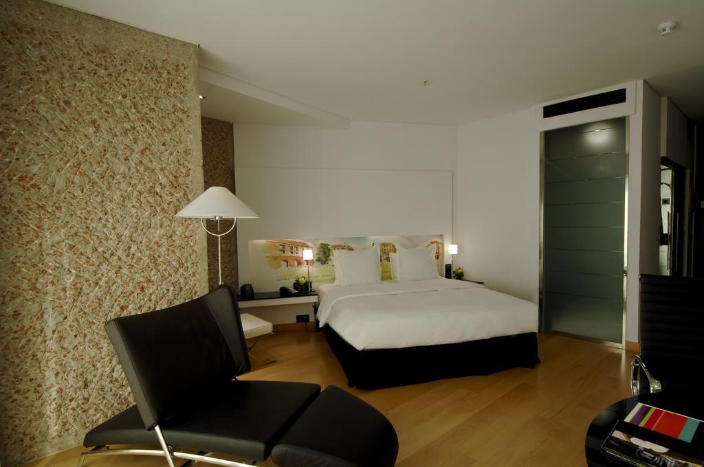 Hilton Madrid Airport photo 3