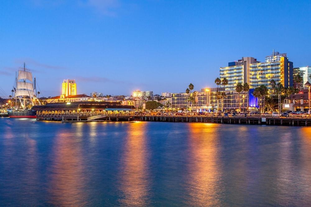 Wyndham San Diego Bayside photo 4