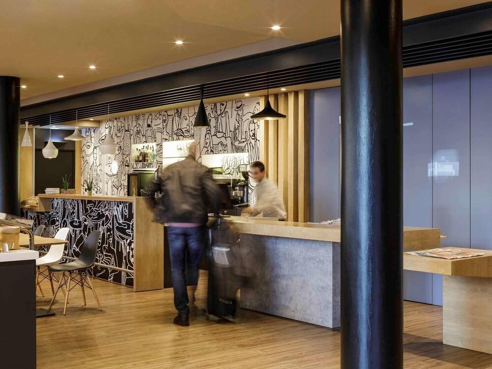 IBIS GRANADA photo 3
