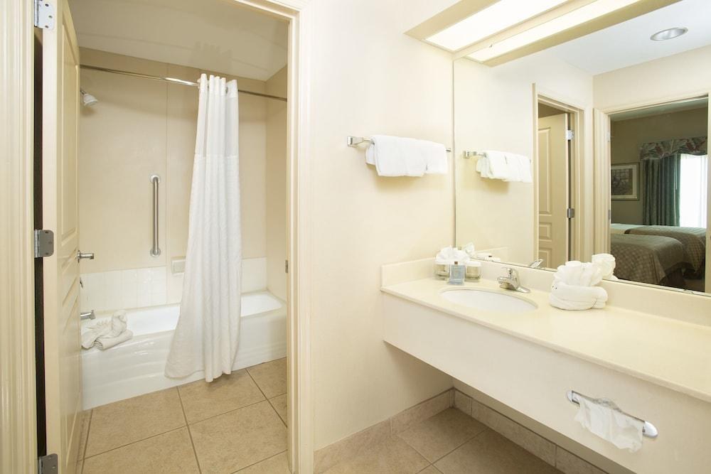 Hawthorn Extended Stay by Wyndham Orlando photo 4