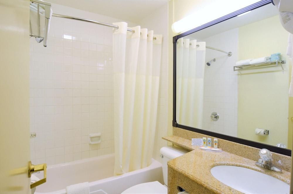 QUALITY INN & SUITES RELIANT PARK MEDICAL CENTER photo 3