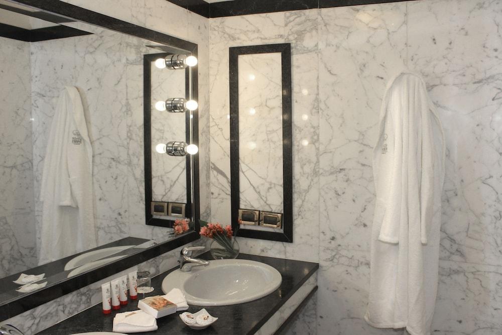 GRAND HOTEL PARKER'S photo 4