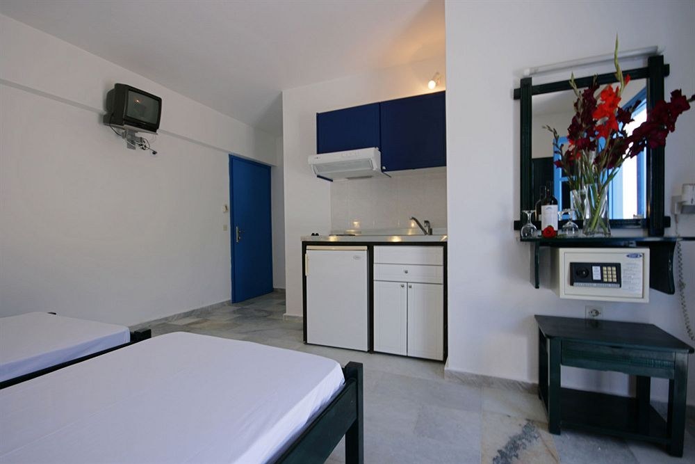 SUNNY BEACH STUDIOS photo 1