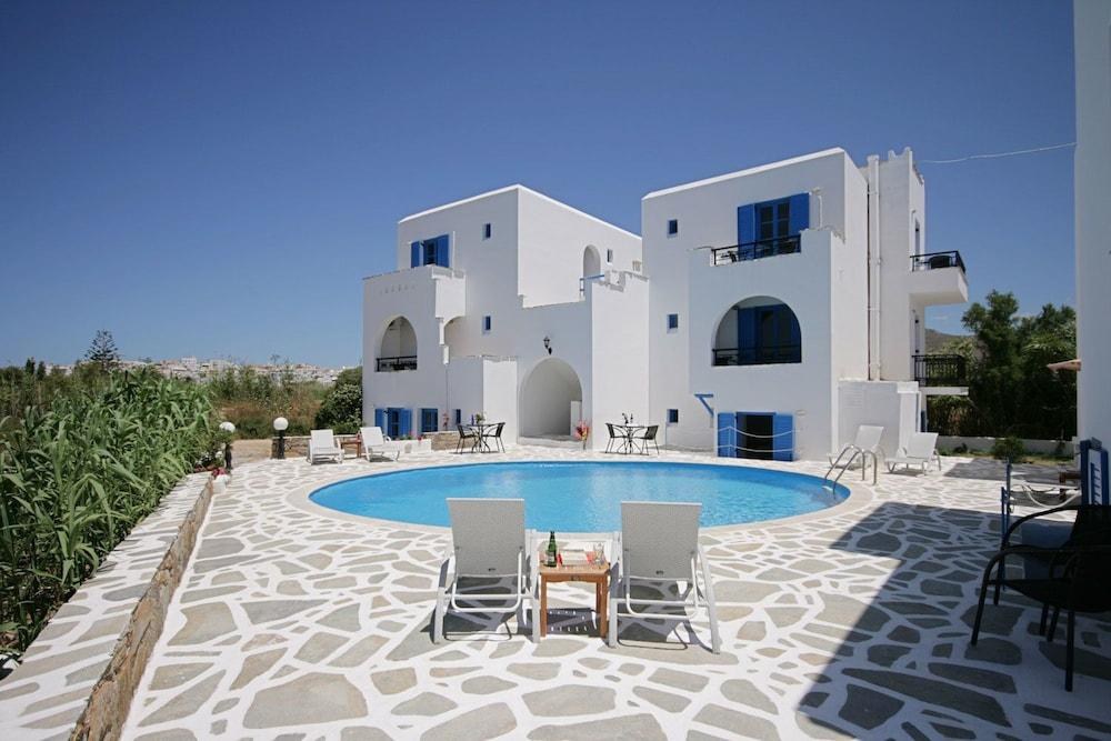 SUNNY BEACH STUDIOS photo 3