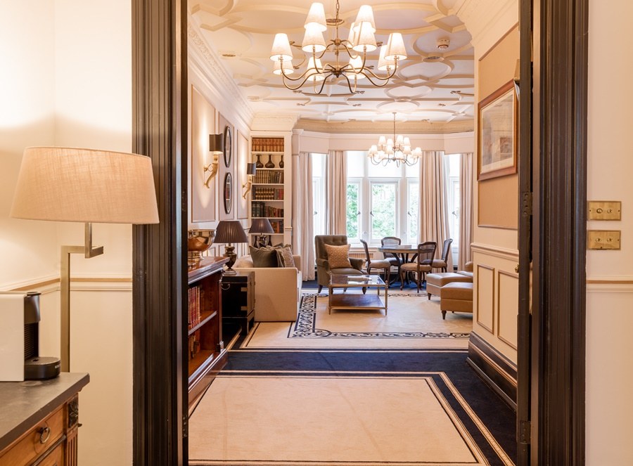 11 CADOGAN GARDENS photo 2