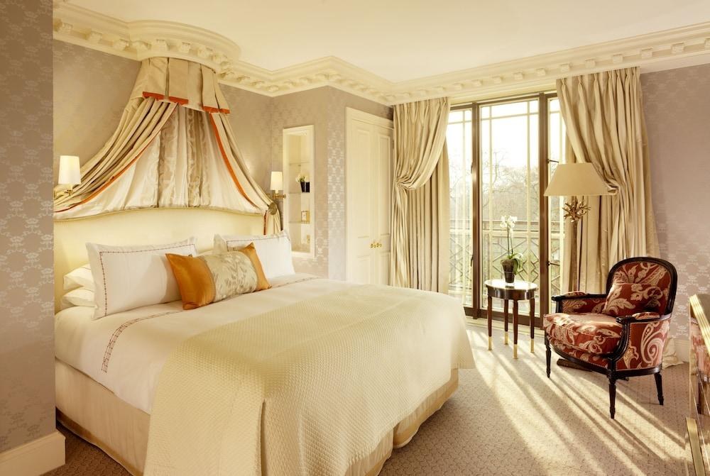 THE DORCHESTER photo 2
