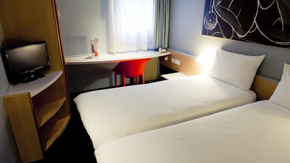 IBIS LYON NORD photo 2