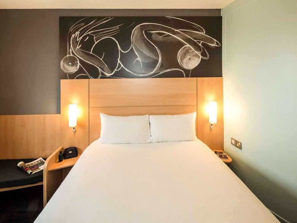 IBIS BORDEAUX LAC photo 4