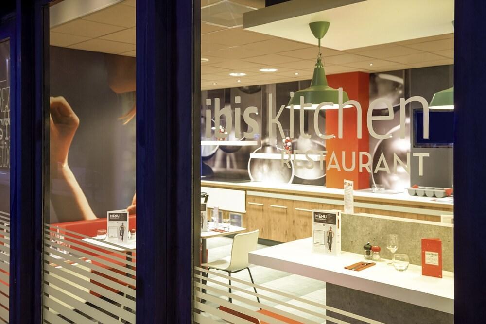 IBIS STRASBOURG CENTRE HALLES photo 4
