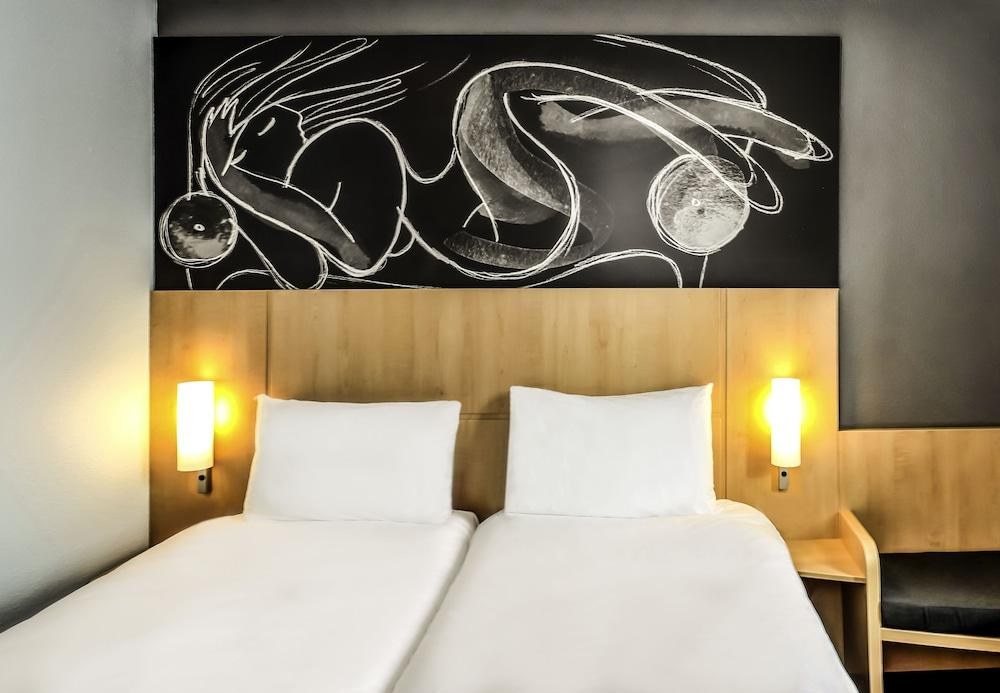 IBIS STRASBOURG CENTRE PETITE FRANCE photo 4