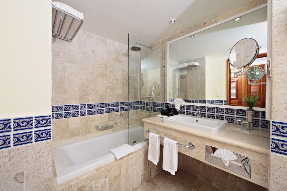 BAHIA PRINCIPE LUXURY AKUMAL photo 3
