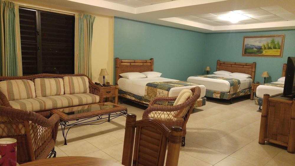 FAJARDO INN photo 2
