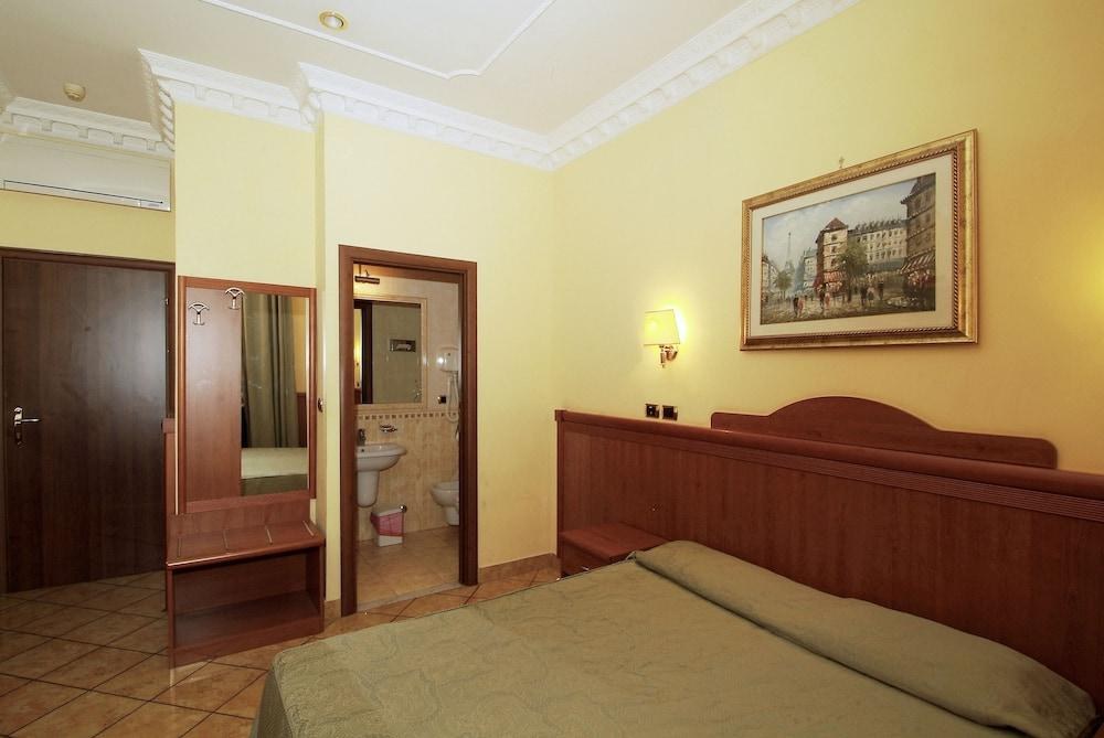 MERIDIANA photo 3
