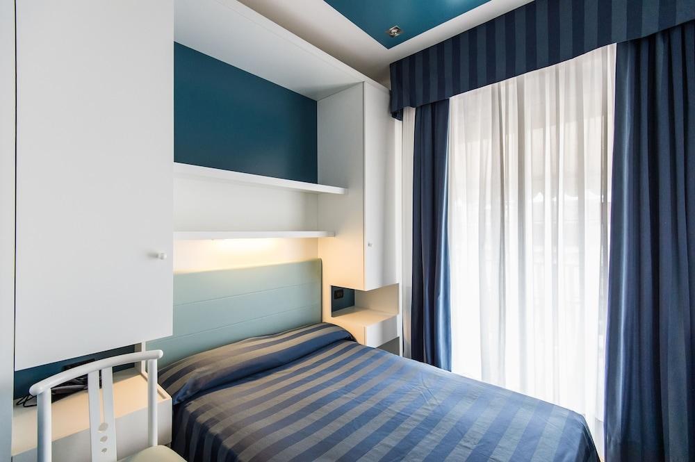Hotel Christian photo 4