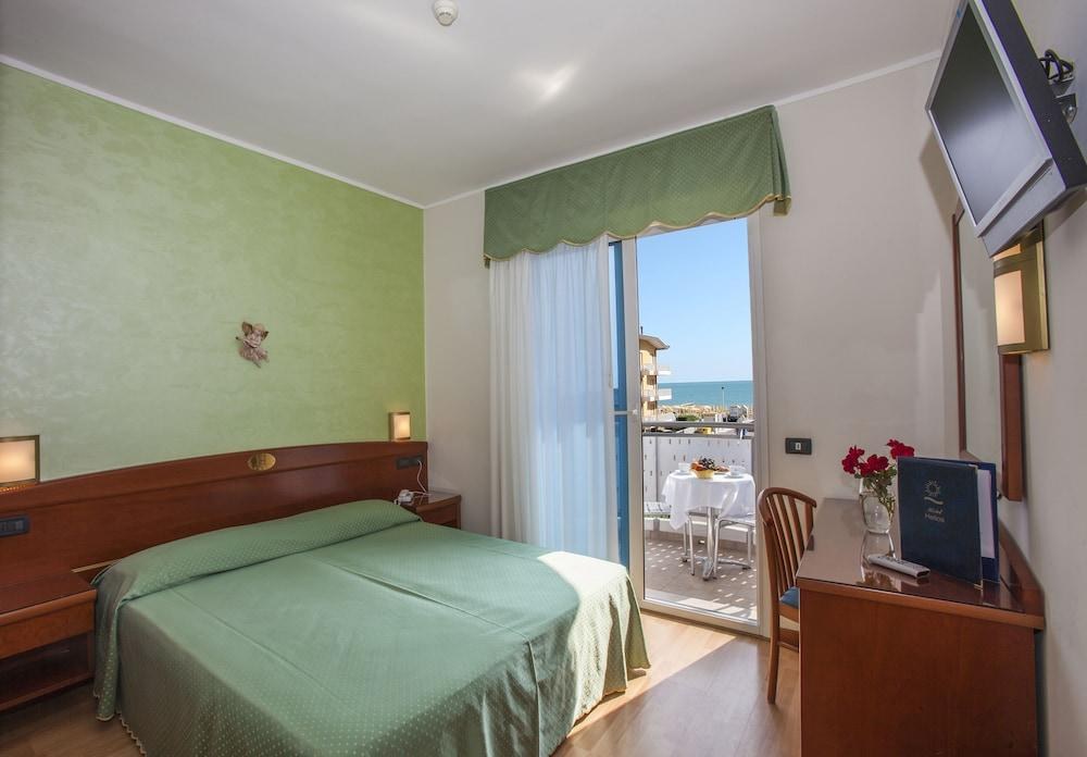 HOTEL HELIOS photo 3