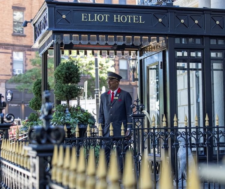 THE ELIOT HOTEL