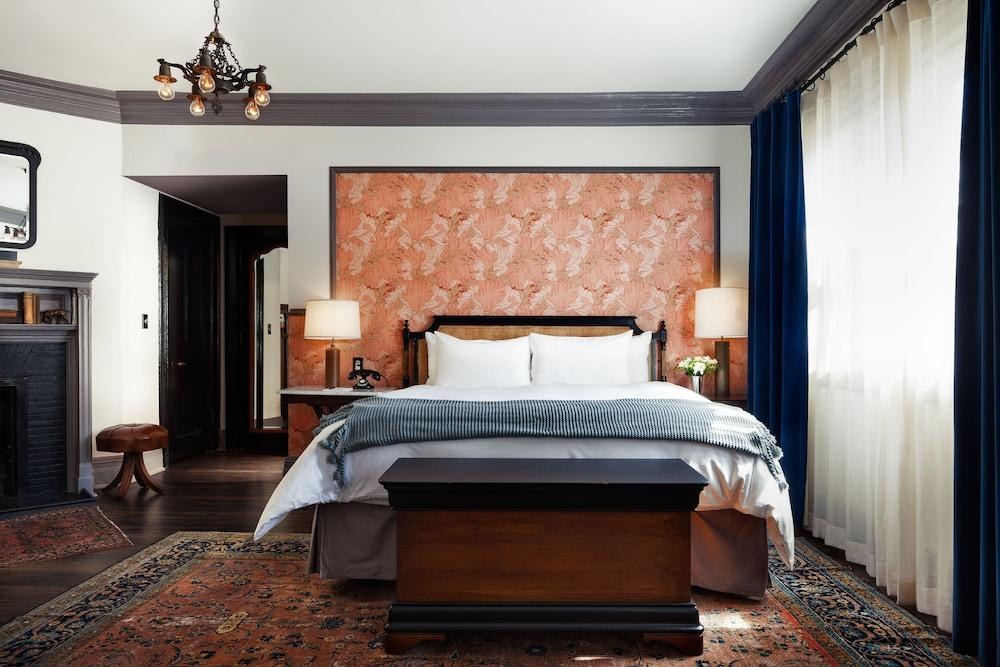 THE HIGH LINE photo 3
