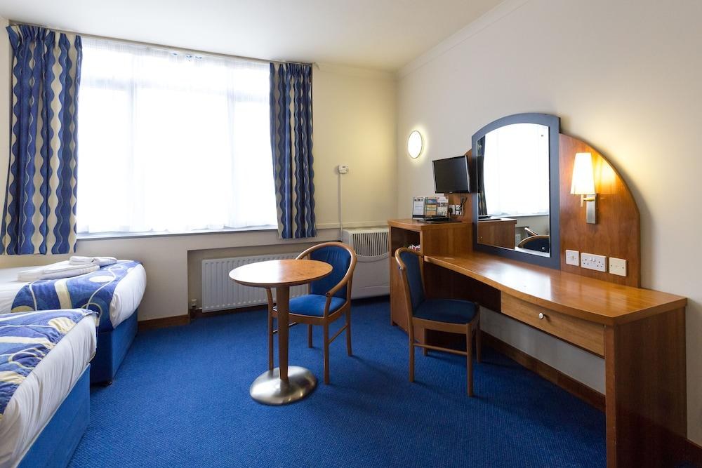 WEMBLEY INTERNATIONAL HOTEL photo 3