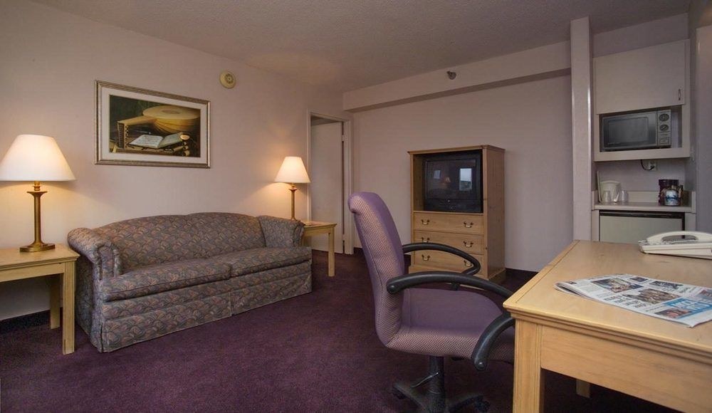 RAMADA BY WYNDHAM NASHVILLE/MUSIC VALLEY photo 1