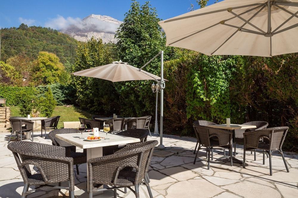 Hotel The Originals Grenoble Meylan Les Trois Roses photo 4