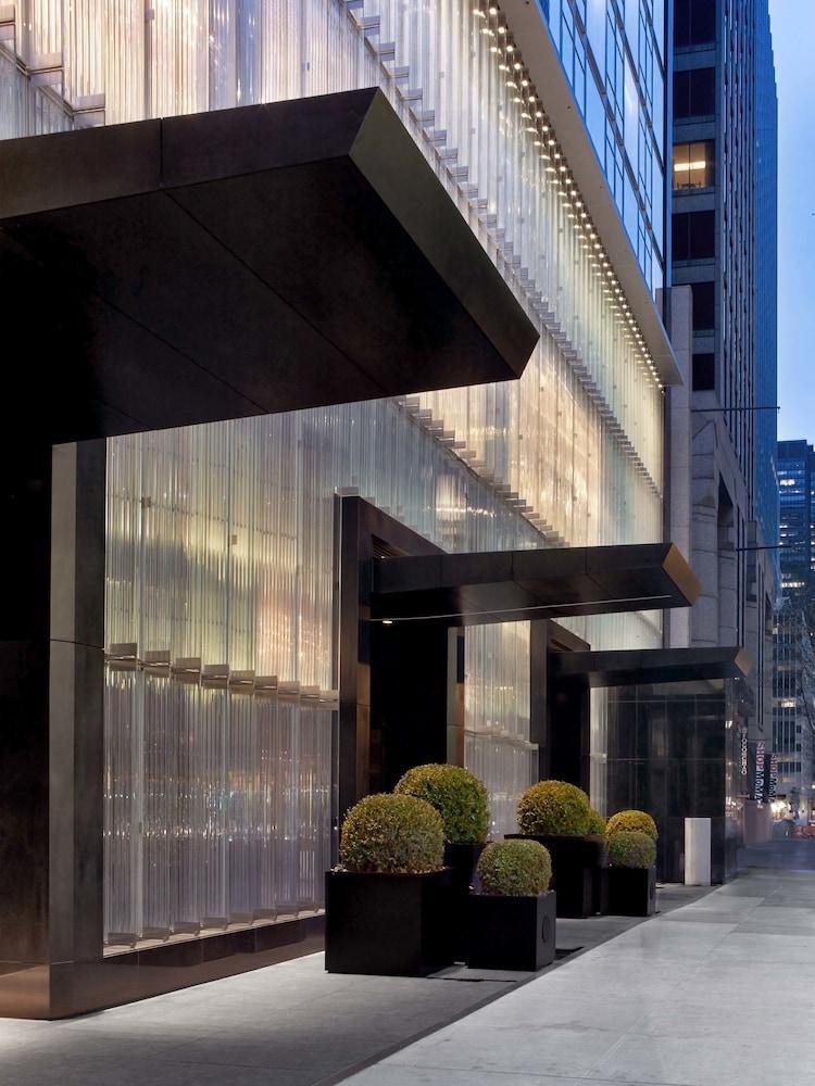 BACCARAT HOTEL AND RESIDENCES NEW YORK photo 3
