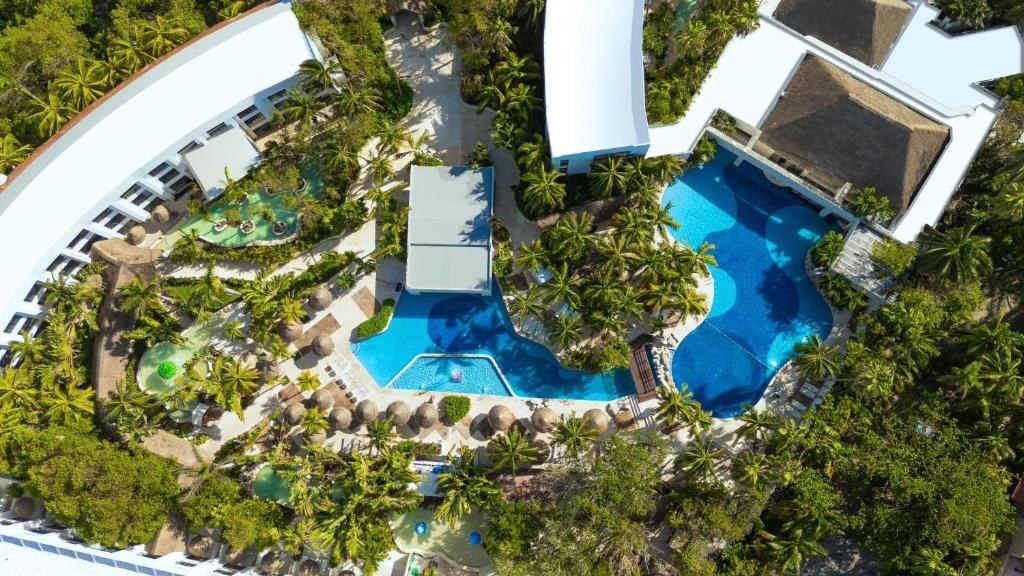 GRAND OASIS RIVIERA