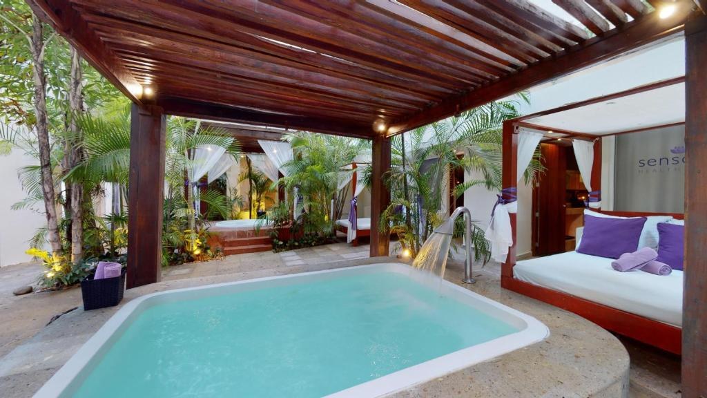 GRAND OASIS PALM photo 4