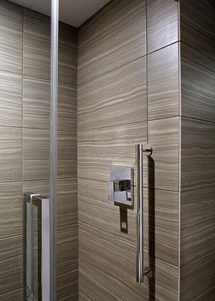 Hilton Garden Inn New York Times Square North photo 4
