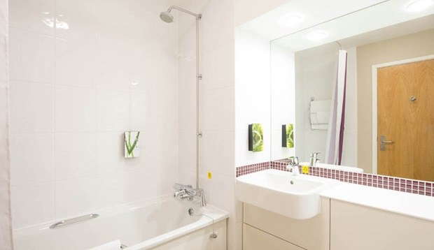 Premier Inn Premier Inn London Putney Bridge photo 2