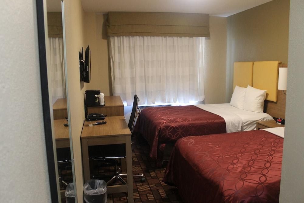Days Inn by Wyndham Brooklyn Borough Park photo 4