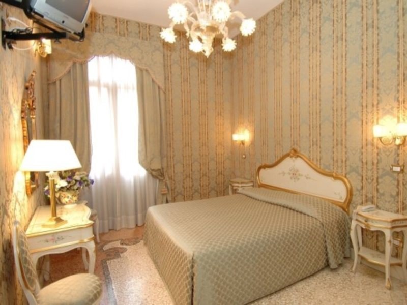 HOTEL SAN MAURIZIO photo 3