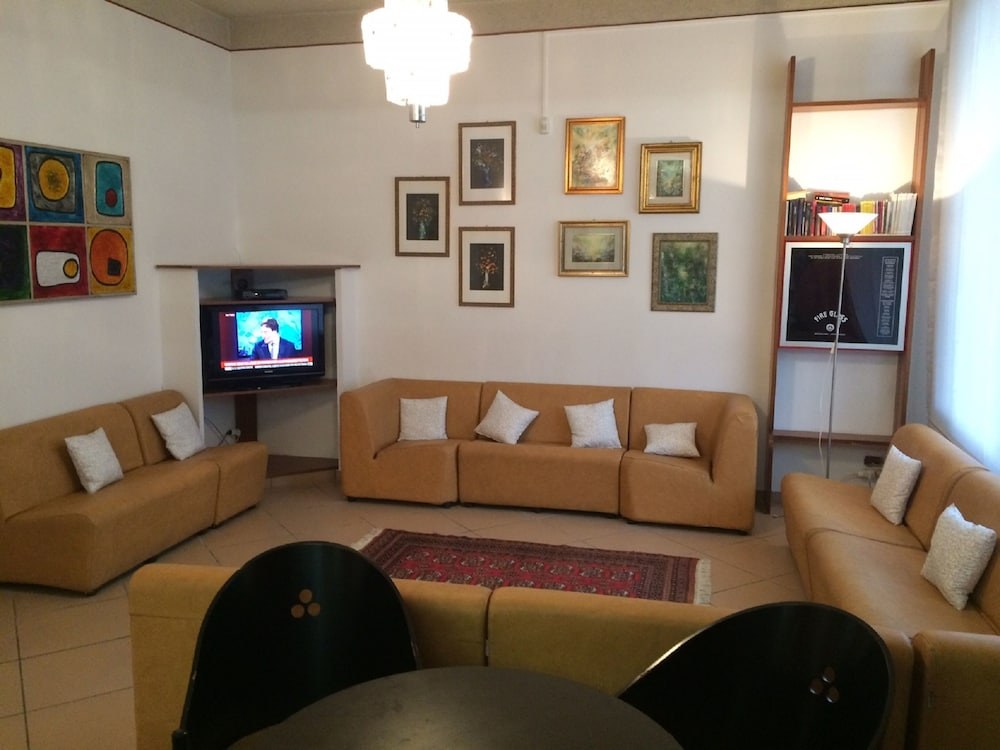 AUSONIA photo 1