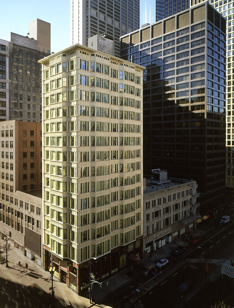 Staypineapple, An Iconic Hotel, The Loop Chicago