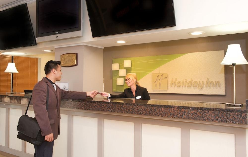 Holiday Inn and Suites Chicago Downtown photo 3