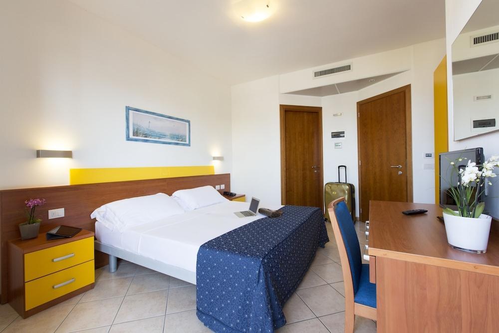 Sheila Aparthotel photo 2