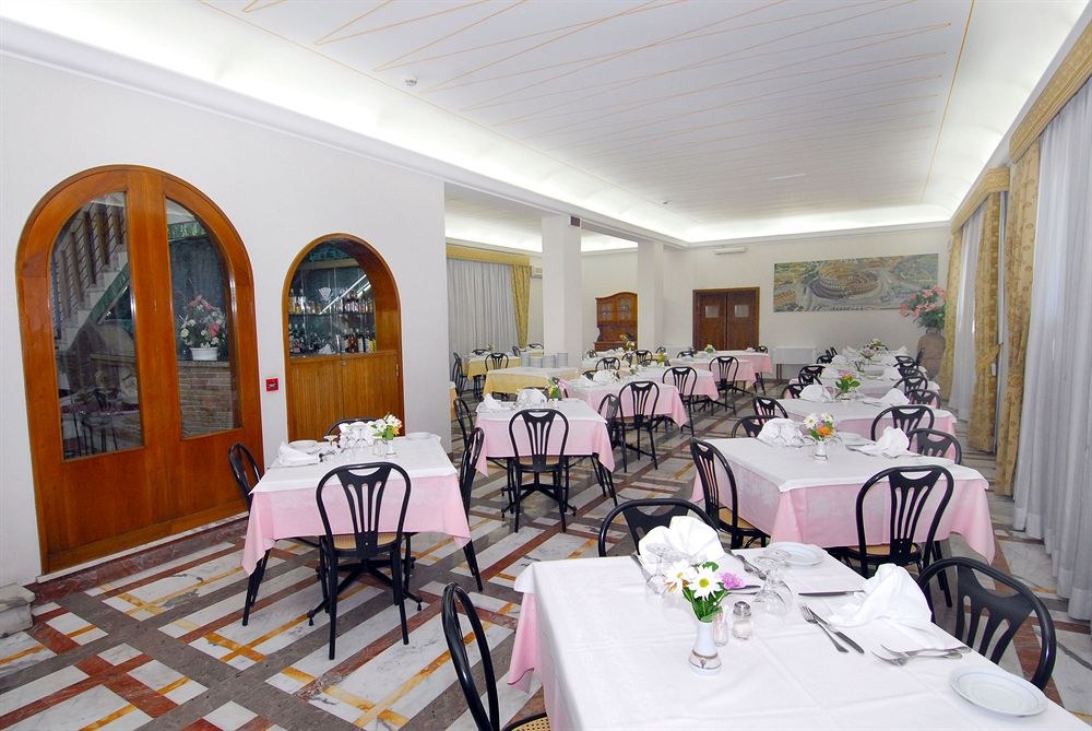 HOTEL SANTA PRISCA