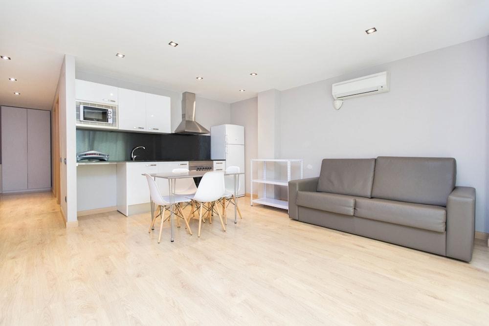AinB Sagrada Familia Apartments photo 4