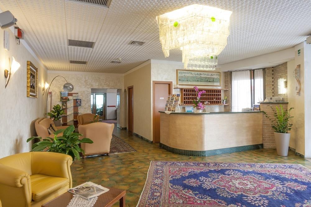 Regent's Hotel photo 3