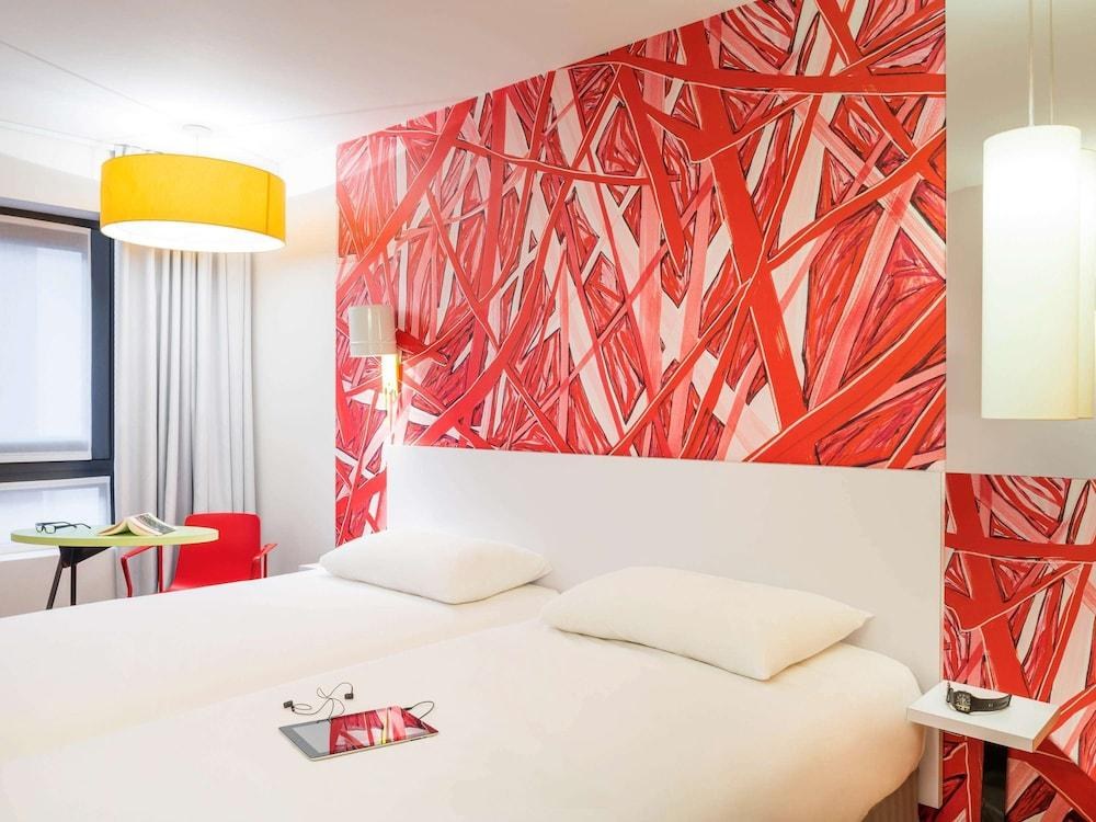 Ibis Styles Paris La Defense Courbevoie photo 2