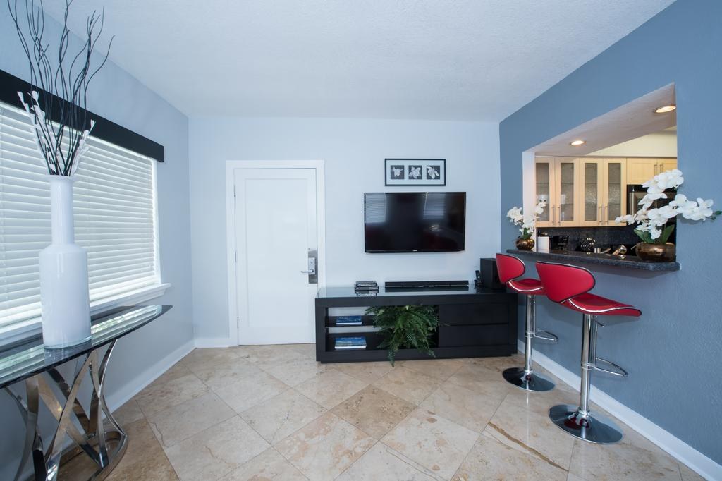 SUITES ON SOUTH BEACH photo 1