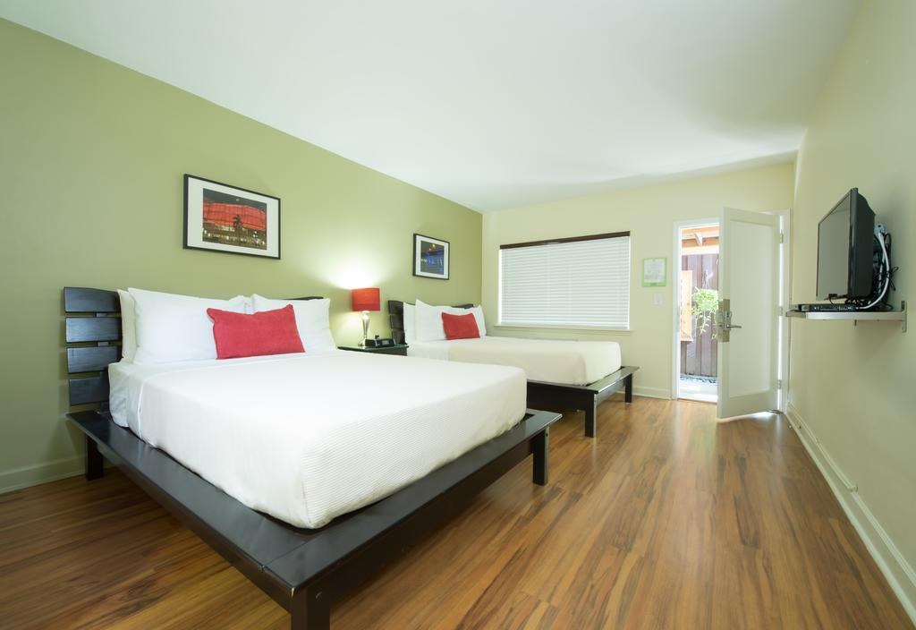 SUITES ON SOUTH BEACH photo 4