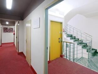 Hostal Barcelona photo 3