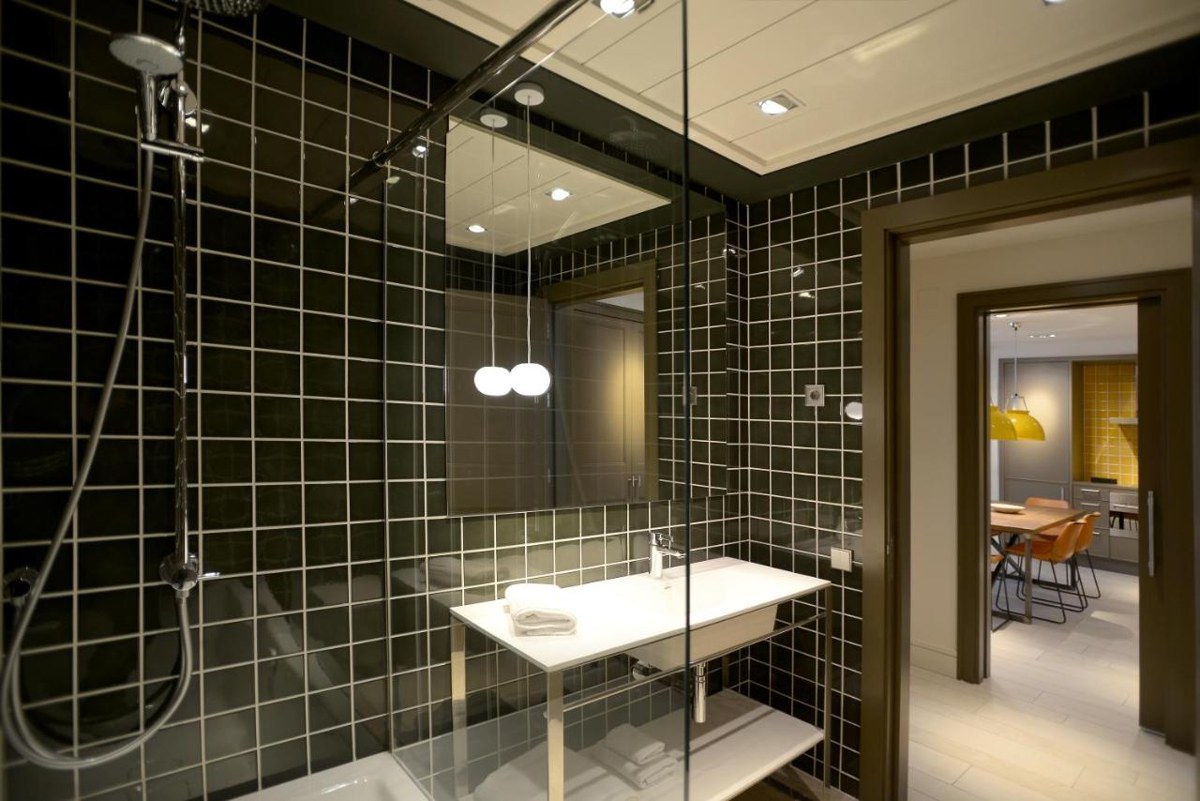 MIDTOWN APARTMENTS photo 2