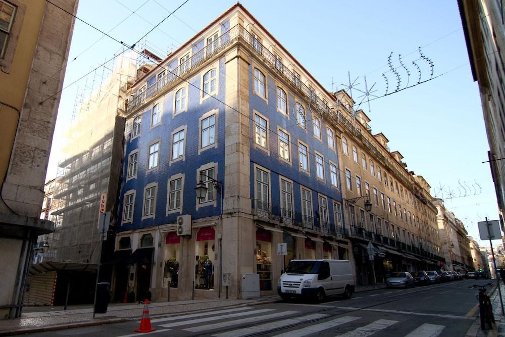 The 8 Down Town Suites photo 2