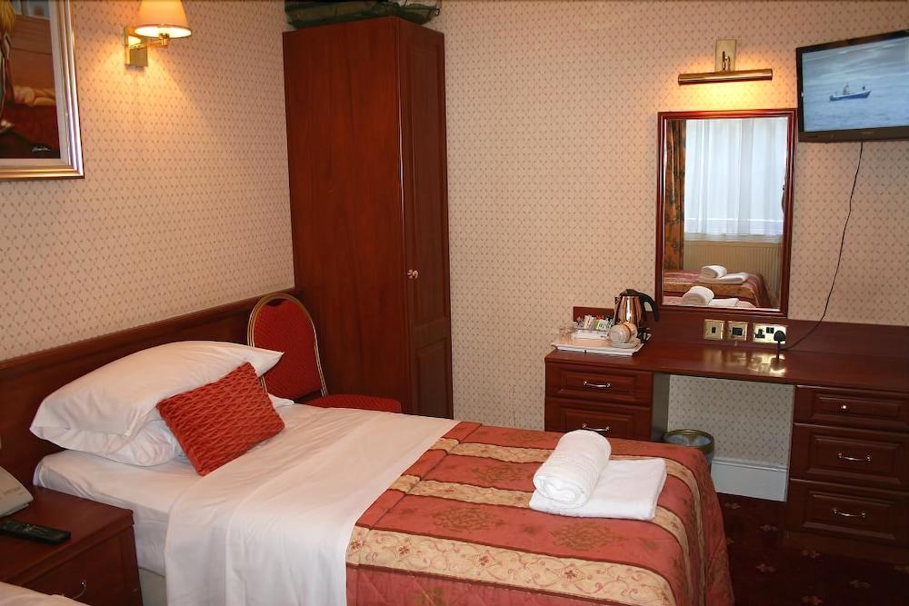 Avon Hotel photo 2